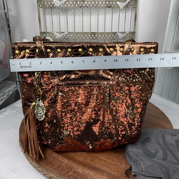 Chi by Falchi Sequins Shoulder bag.Spots on the inside, please see photos - Picture 9 of 10